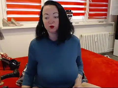 Snapshot of Alexie33 chatting on March 11, 2025, 11:01 am Alexie33 online show from March 11, 2025, 11:01 am