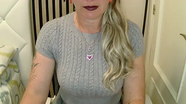 xxNoeliaxx online show from March 2, 2026, 8:32 am