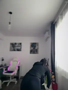 Snapshot of Simply_the_best chatting on February 2, 2026, 1:32 pm Simply the best online show from February 2, 2026, 1:32 pm