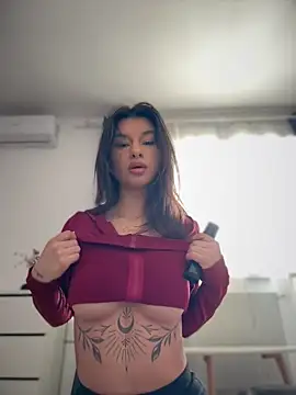 Snapshot of Simply_the_best chatting on February 1, 2026, 9:07 am Simply the best online show from February 1, 2026, 9:07 am