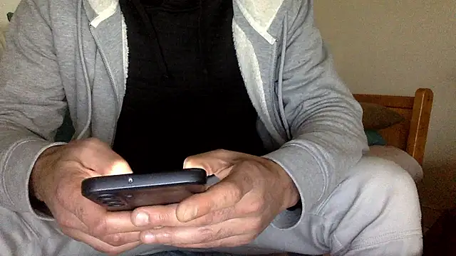 molozeb online show from October 29, 2025, 3:44 pm