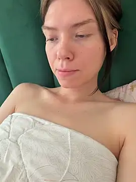 Lisaaa Alisa online show from June 18, 2026, 7:29 am