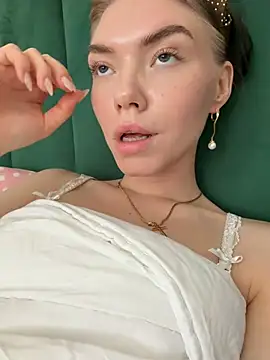 Snapshot of Lisaaa_Alisa chatting on May 2, 2026, 9:25 am Lisaaa Alisa online show from May 2, 2026, 9:25 am