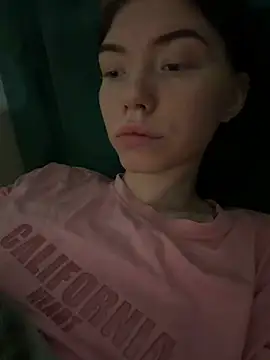 Snapshot of Lisaaa_Alisa chatting on February 26, 2026, 7:25 pm Lisaaa Alisa online show from February 26, 2026, 7:25 pm