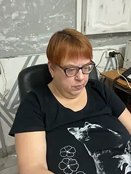 Snapshot of Klio5678 chatting on February 16, 2026, 9:56 pm Klio5678 online show from February 16, 2026, 9:56 pm