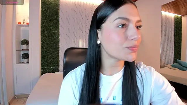 carina rossi online show from November 15, 2025, 12:20 pm