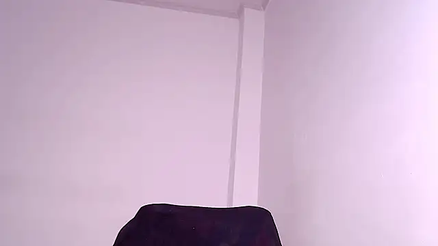 caarlywhitee online show from April 14, 2026, 1:21 am