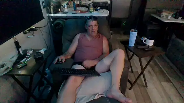 Snapshot of lateniter chatting on June 18, 2026, 11:10 pm lateniter online show from June 18, 2026, 11:10 pm