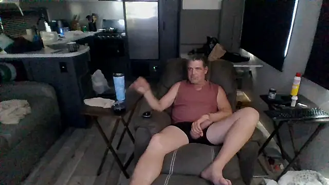 Snapshot of lateniter chatting on July 1, 2026, 9:37 pm lateniter online show from July 1, 2026, 9:37 pm