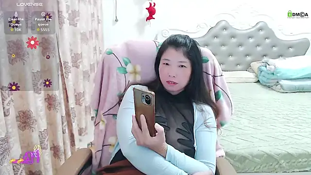 -Shirleyni  online show from December 17, 2025, 2:16 am