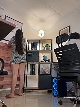 LittleDoll    online show from September 24, 2025, 10:27 pm