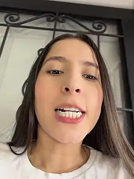 LittleDoll    online show from April 8, 2026, 12:06 pm