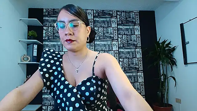 Agata-Moon online show from March 27, 2026, 5:03 pm