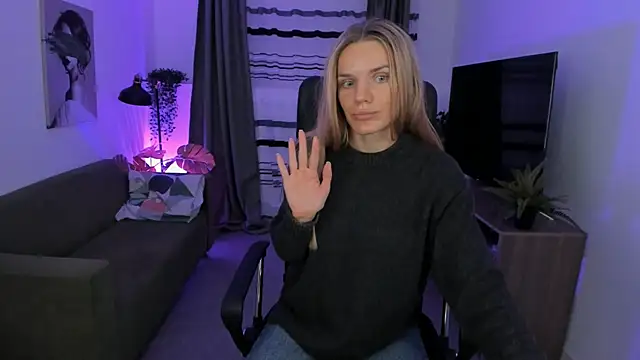 ViollaWise online show from March 3, 2025, 11:11 am