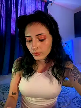 Snapshot of LiliJones_ chatting on October 17, 2025, 4:53 pm LiliJones online show from October 17, 2025, 4:53 pm