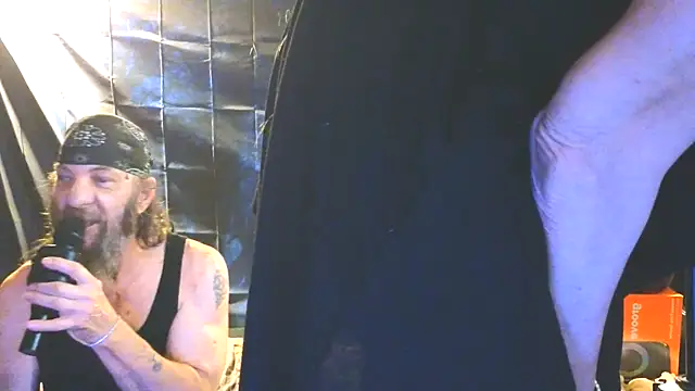 Snapshot of PropertyAndBiker chatting on October 22, 2025, 11:03 pm PropertyAndBiker online show from October 22, 2025, 11:03 pm