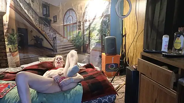 Snapshot of PropertyAndBiker chatting on March 10, 2025, 8:45 pm PropertyAndBiker online show from March 10, 2025, 8:45 pm