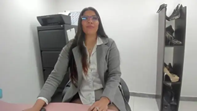 Snapshot of Luna_Dumont chatting on February 16, 2026, 11:20 am Luna Dumont online show from February 16, 2026, 11:20 am