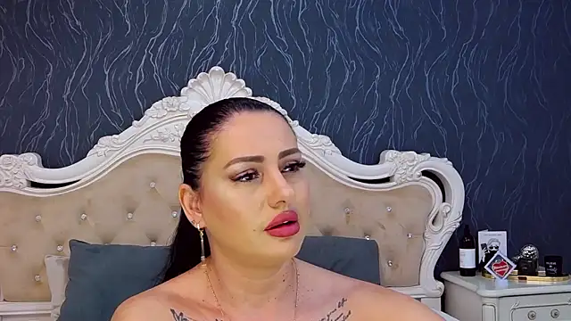 Lauren Saint online show from December 3, 2025, 3:55 pm