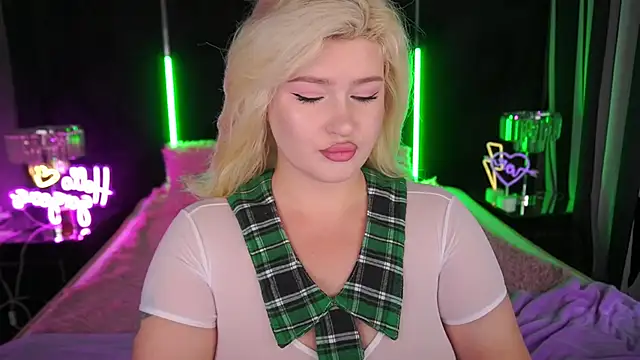 CocoSecretss online show from October 18, 2025, 7:21 am