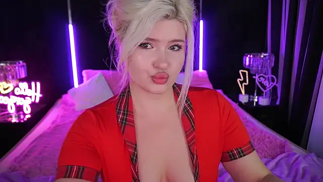 CocoSecretss online show from October 22, 2025, 7:08 am