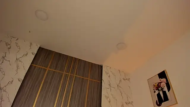 Dollar-girl online show from March 13, 2026, 2:11 pm