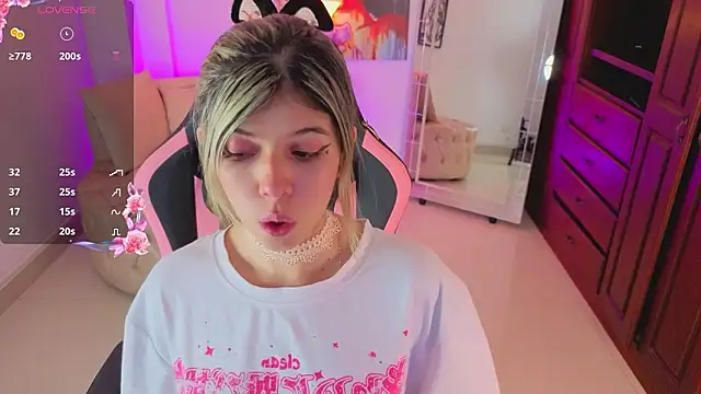 Snapshot of NATAASHA___ chatting on February 7, 2026, 7:11 pm NATAASHA online show from February 7, 2026, 7:11 pm