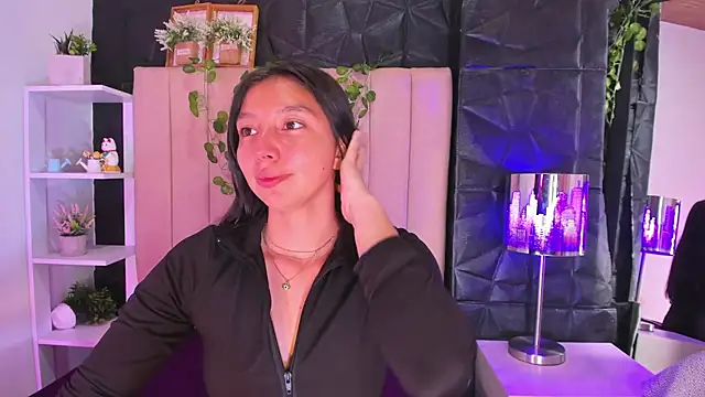 Snapshot of kendall_saenz chatting on November 22, 2025, 3:22 pm kendall saenz online show from November 22, 2025, 3:22 pm