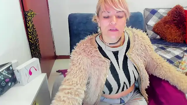 harly  queen online show from February 14, 2025, 12:25 pm