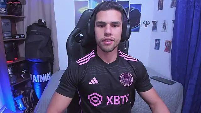 JacobKirito online show from October 14, 2025, 2:01 am