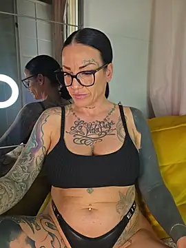 EmilyDiazofficial online show from June 26, 2026, 6:19 am