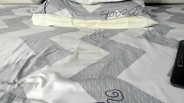 maybelline69 online show from October 25, 2025, 9:15 pm