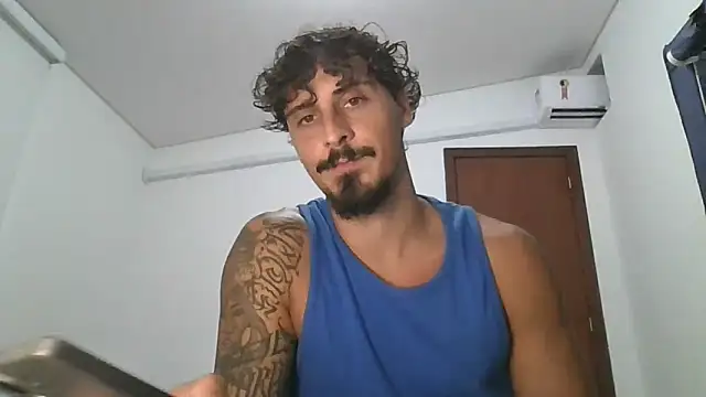 Snapshot of milkoffe chatting on February 5, 2026, 9:54 pm milkoffe online show from February 5, 2026, 9:54 pm