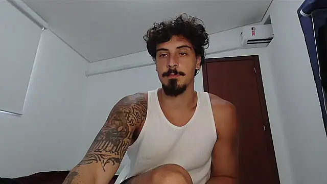 Snapshot of milkoffe chatting on February 10, 2026, 2:38 pm milkoffe online show from February 10, 2026, 2:38 pm