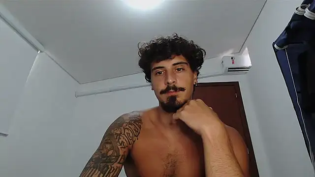 Snapshot of milkoffe chatting on February 8, 2026, 2:59 pm milkoffe online show from February 8, 2026, 2:59 pm