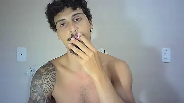 Snapshot of milkoffe chatting on January 26, 2025, 12:05 am milkoffe online show from January 26, 2025, 12:05 am