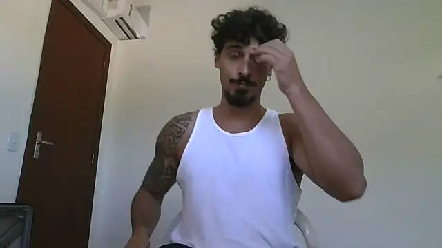 Snapshot of milkoffe chatting on February 1, 2026, 12:47 pm milkoffe online show from February 1, 2026, 12:47 pm