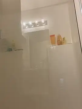 MidnightFlexxx online show from December 6, 2024, 5:49 pm