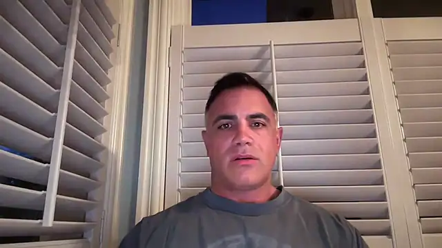 Snapshot of Bad_daddy21 chatting on October 21, 2025, 1:32 pm Bad daddy21 online show from October 21, 2025, 1:32 pm