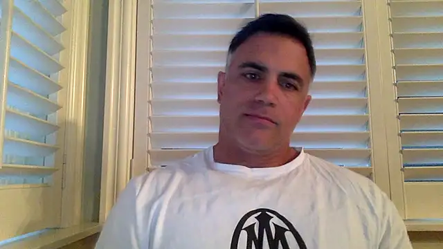 Snapshot of Bad_daddy21 chatting on October 9, 2025, 1:44 pm Bad daddy21 online show from October 9, 2025, 1:44 pm