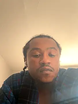 Snapshot of MandingoSlinging chatting on October 16, 2025, 9:12 pm MandingoSlinging online show from October 16, 2025, 9:12 pm