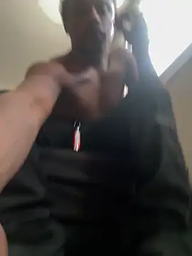 Snapshot of MandingoSlinging chatting on October 29, 2025, 7:13 pm MandingoSlinging online show from October 29, 2025, 7:13 pm