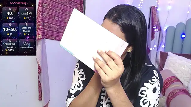 lakshmiraniii online show from February 3, 2026, 11:37 am