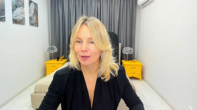 Snapshot of Sinty_Devis chatting on February 20, 2025, 11:42 am Sinty Devis online show from February 20, 2025, 11:42 am