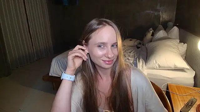 Snapshot of Mad1en chatting on July 4, 2026, 3:38 pm Mad1en online show from July 4, 2026, 3:38 pm
