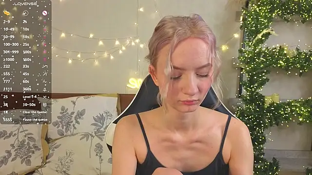 Snapshot of IdaValenti chatting on February 16, 2026, 11:13 pm IdaValenti online show from February 16, 2026, 11:13 pm