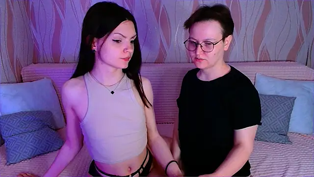  crazy baby  online show from May 28, 2026, 12:00 pm