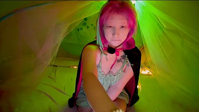 Snapshot of Akemilun chatting on November 2, 2025, 11:59 am Akemilun online show from November 2, 2025, 11:59 am