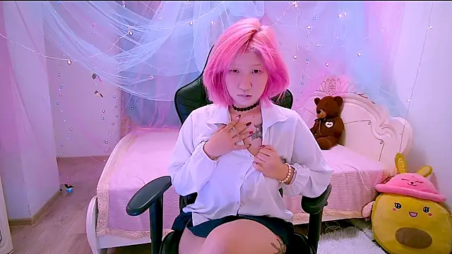 Snapshot of Akemilun chatting on November 9, 2025, 8:02 pm Akemilun online show from November 9, 2025, 8:02 pm