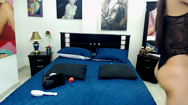 VeronicaReynolds online show from March 7, 2025, 12:12 pm